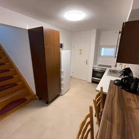 Best Cologne Apartman *